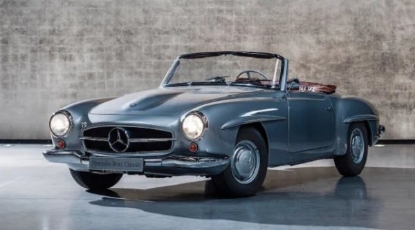 Шаби Алонсо харесва класически модели на Porsche, но е виждан да шофира и други страхотни спортни автомобили от 50-те години на миналия век - Mercedes 190 SL . Този автомобил е задвижван от 1,9-литров четирицилиндров двигател с мощност 105 конски сили, комбиниран с четиристепенна ръчна скоростна кутия.

Mercedes 190 SL е представен през 1955 година на автомобилното изложение в Женева и е олекотена версия на 300 SL, модел, базиран на купето 300 SL, спечелило Carrera Panamericana през 1953-а. 

Идеята за производството на тези спортни автомобили е дошла от вносителя на Daimler-Benz в Съединените щати, Максимилиан Хофман. Идеята му е да се стимулират продажбите на немската марка от другата страна на Атлантика.